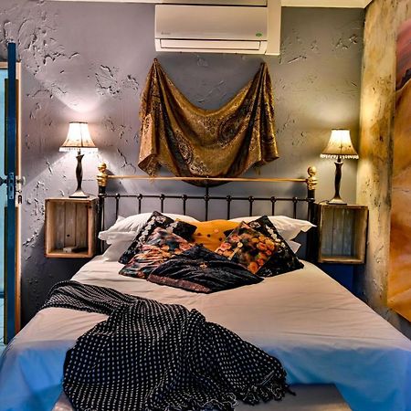 Iszis Guest House Bloemfontein Buitenkant foto