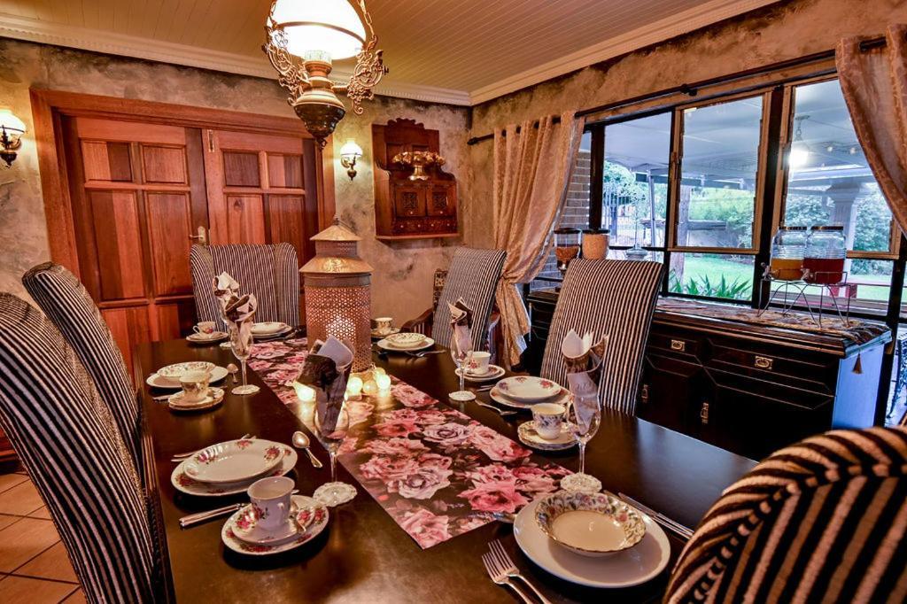 Iszis Guest House Bloemfontein Buitenkant foto
