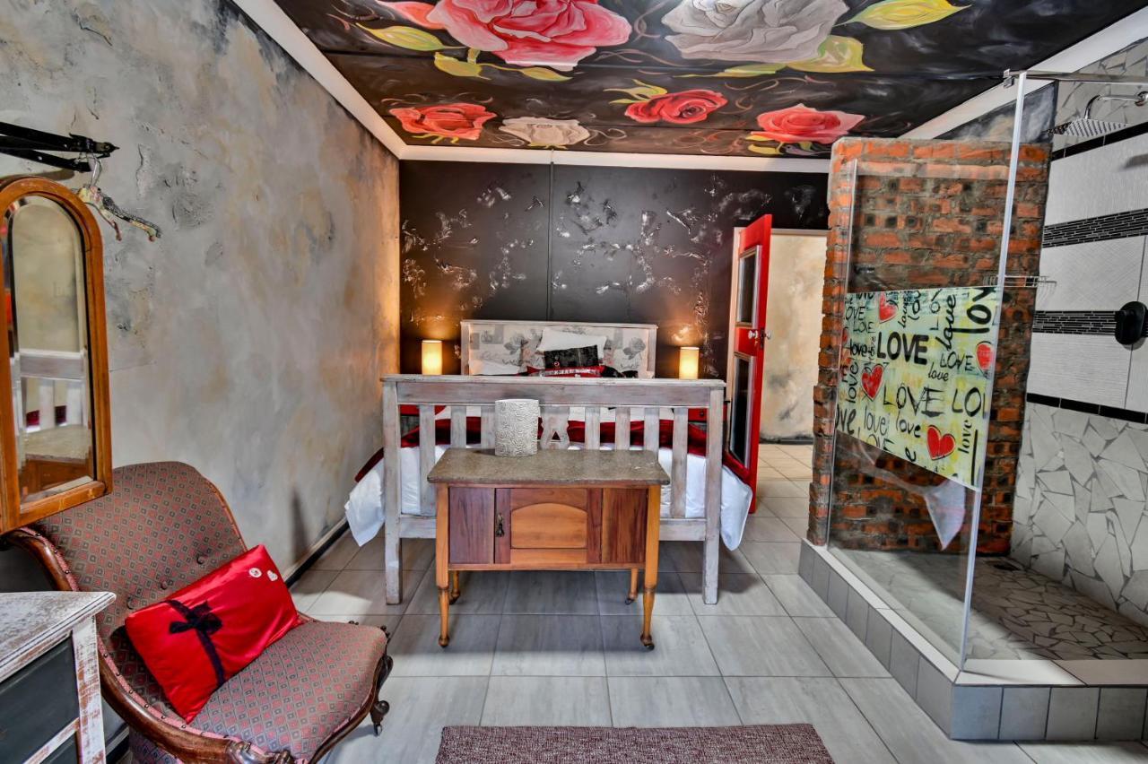 Iszis Guest House Bloemfontein Buitenkant foto