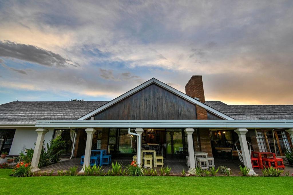 Iszis Guest House Bloemfontein Buitenkant foto