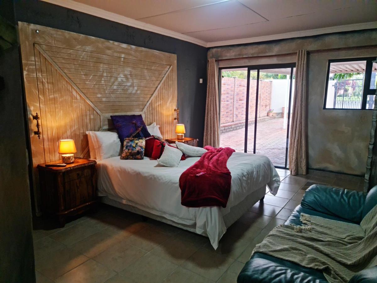 Iszis Guest House Bloemfontein Buitenkant foto